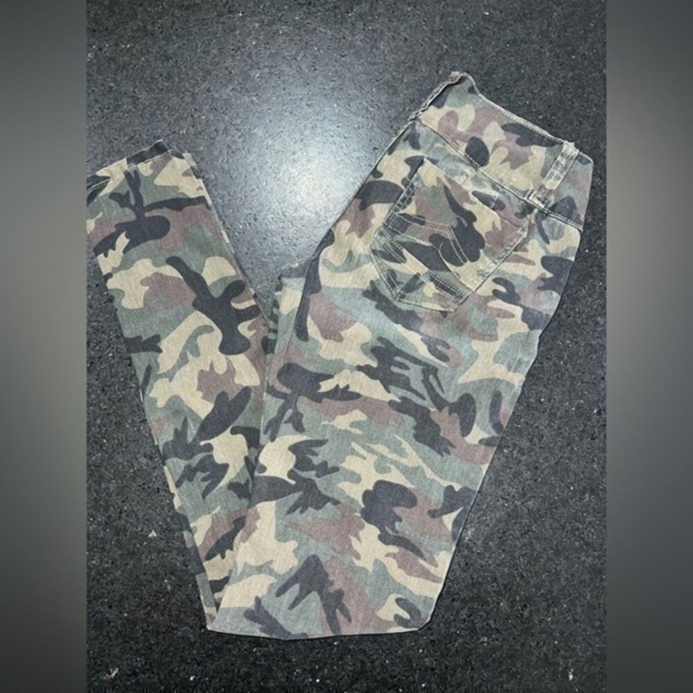 UEC VIP JEANS STRETCHY CAMOUFLAGE JEAN STYLE PANTS  SZ 5/6